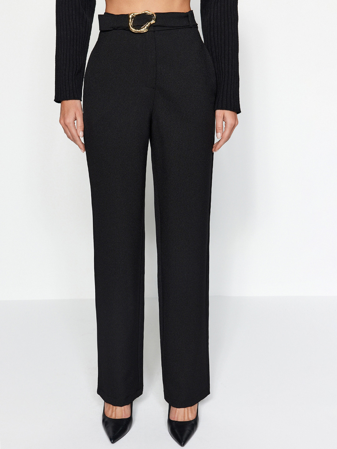 

Trendyol Women Regular Fit Mid-Rise Regular Trouser, Black