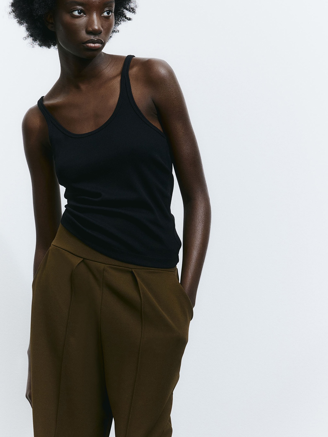 

H&M Women High-Waisted Tailored Trousers, Green