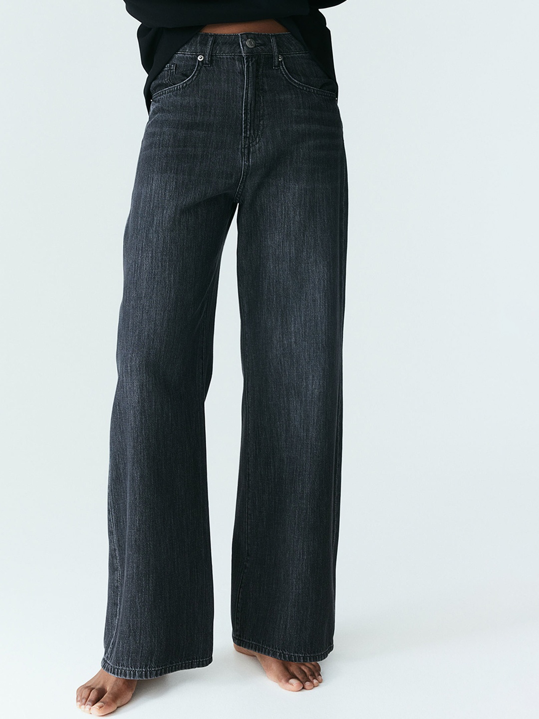 

H&M Women Feather Soft Straight Regular Jeans, Black