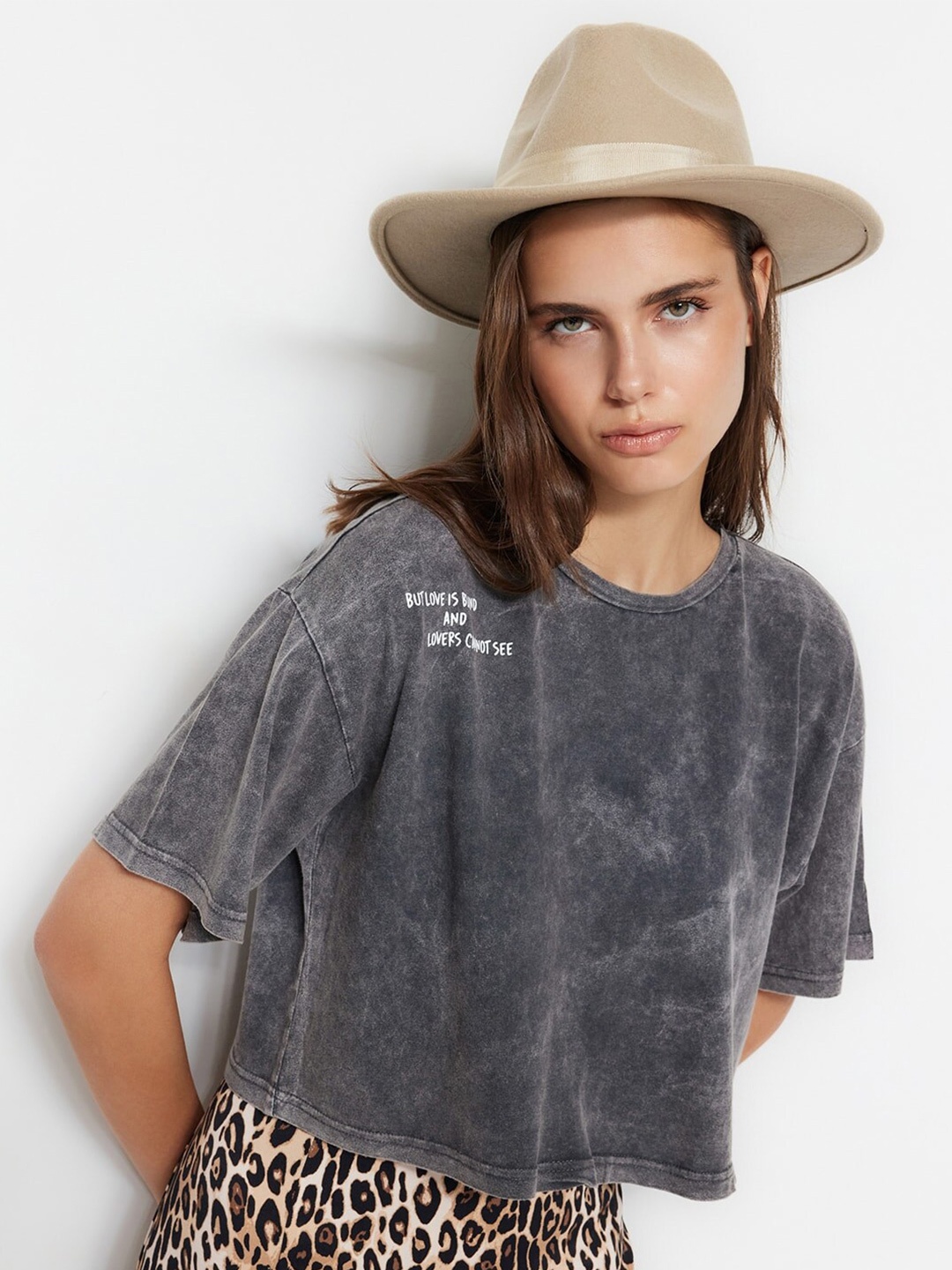 

Trendyol Round Neck Drop-Shoulder Pure Cotton T-shirt, Charcoal