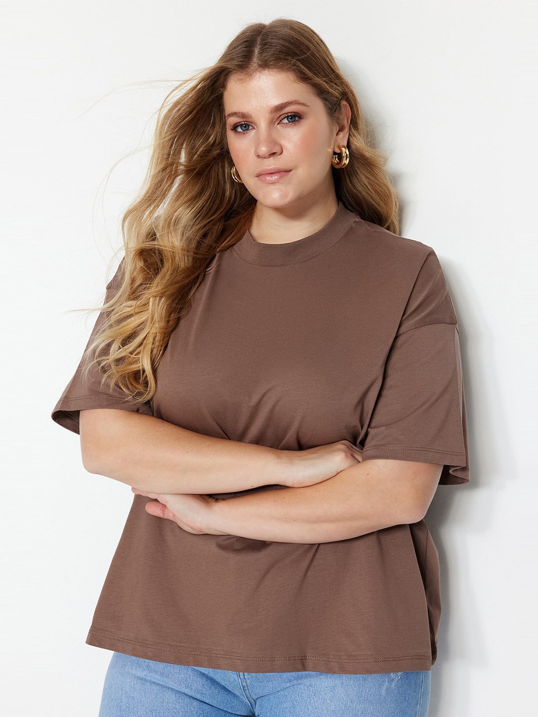 

Trendyol Plus Size Round Neck Drop-Shoulder Sleeves Cotton T-shirt, Brown