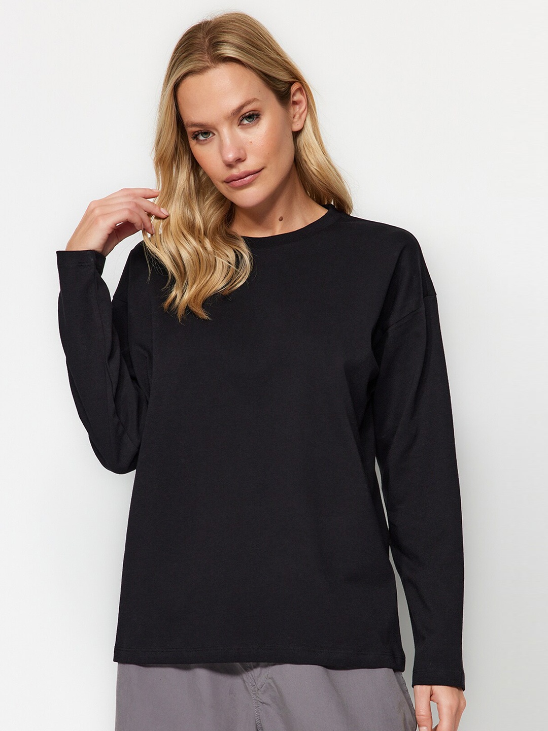 

Trendyol Round Neck Pure Cotton T-shirt, Black