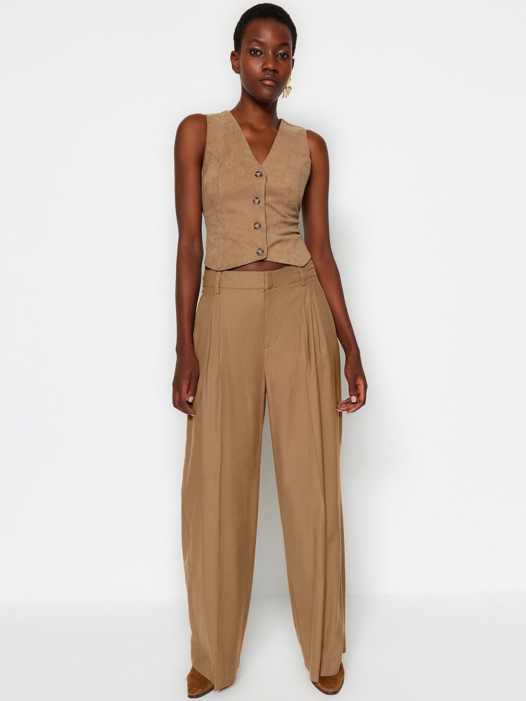 

Trendyol V-Neck Casual Waistcoat, Camel brown