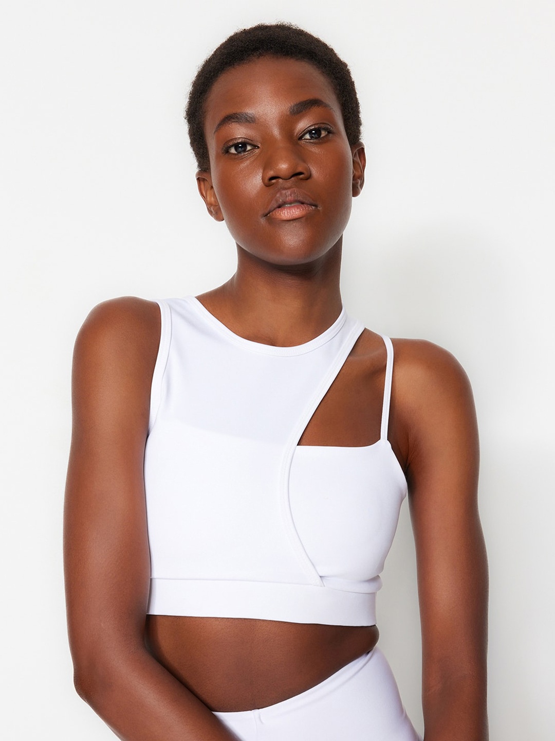 

Trendyol Full Coverage Cut Out Lightly Padded Bra, White
