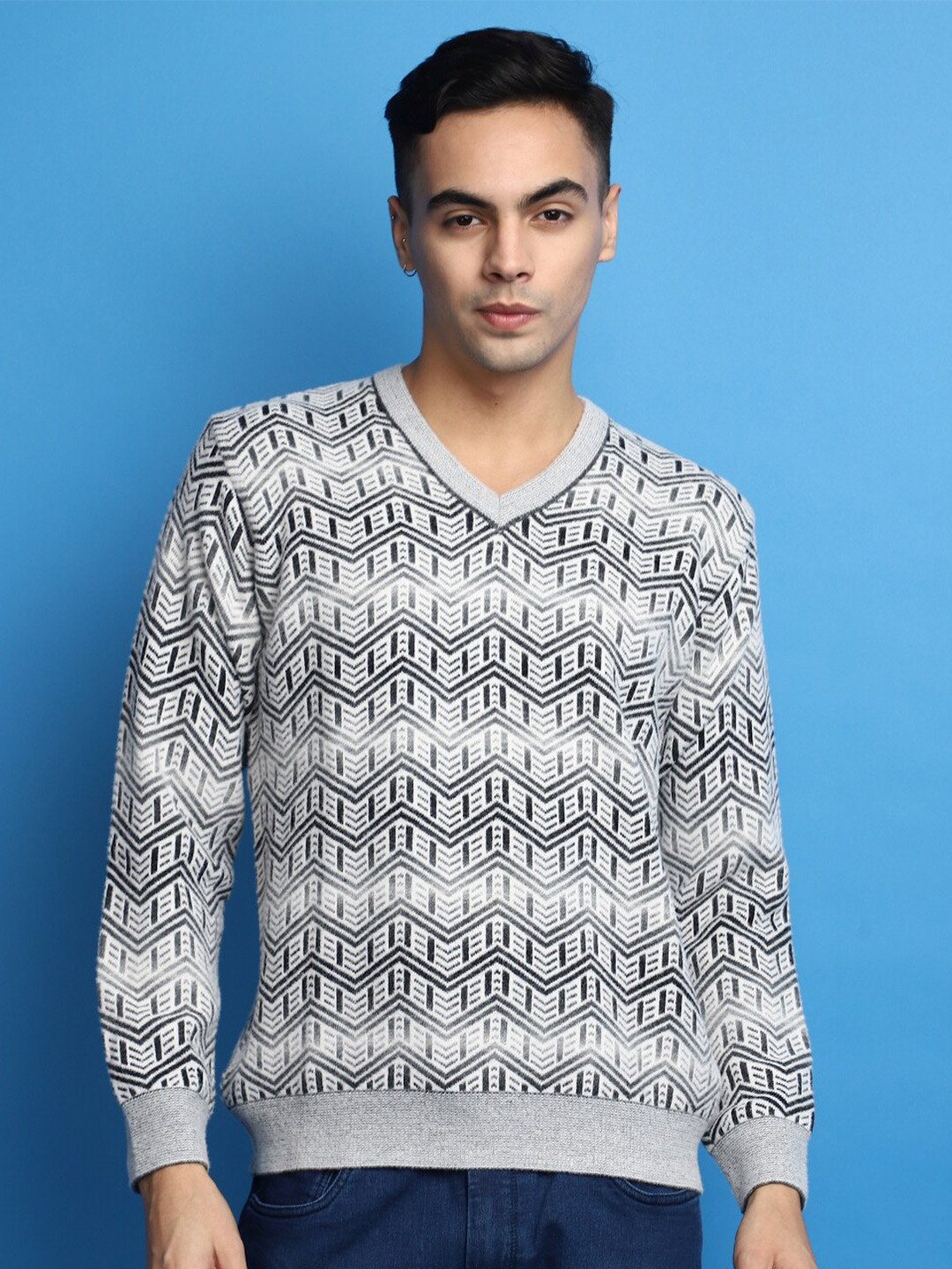 

V-Mart Chevron Printed V-Neck Long Sleeves Cotton Pullover Sweater, Grey