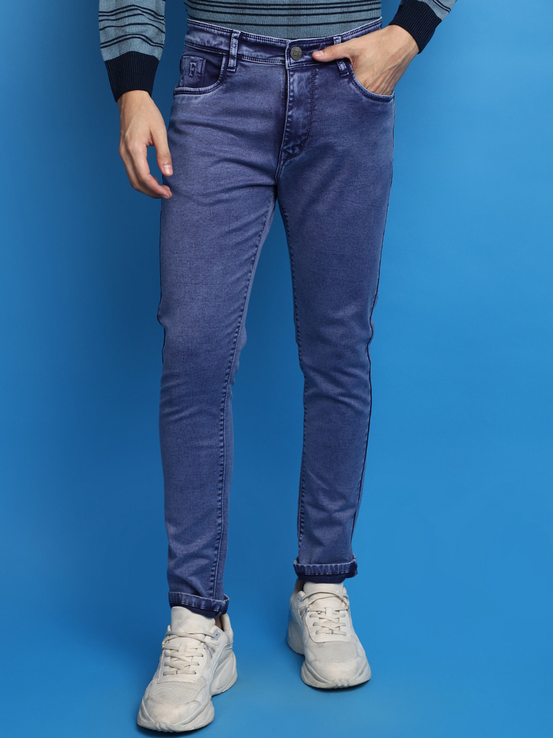 

V-Mart Men Slim Fit Mid-Rise Cotton Jeans, Blue