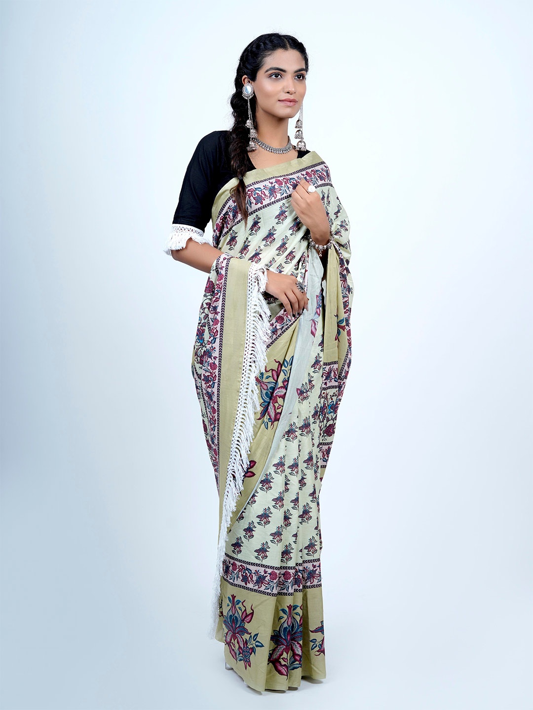 

BUTA BUTI Floral Printed Pure Cotton Saree, Khaki