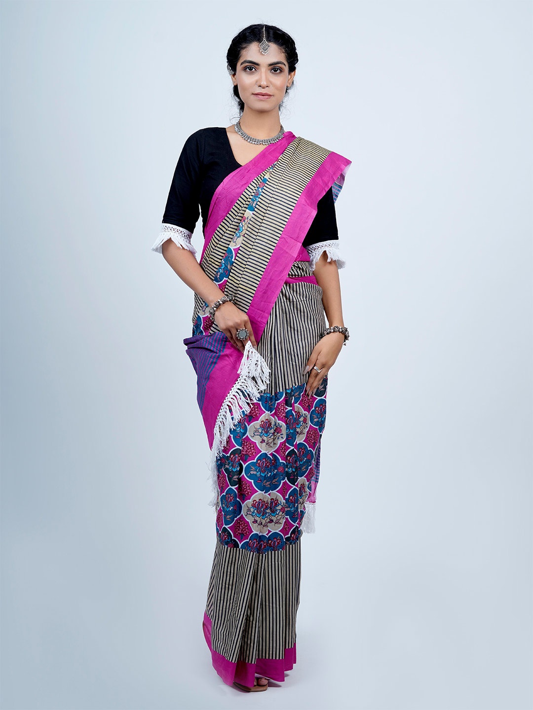 

BUTA BUTI Floral Printed Pure Cotton Saree, Beige