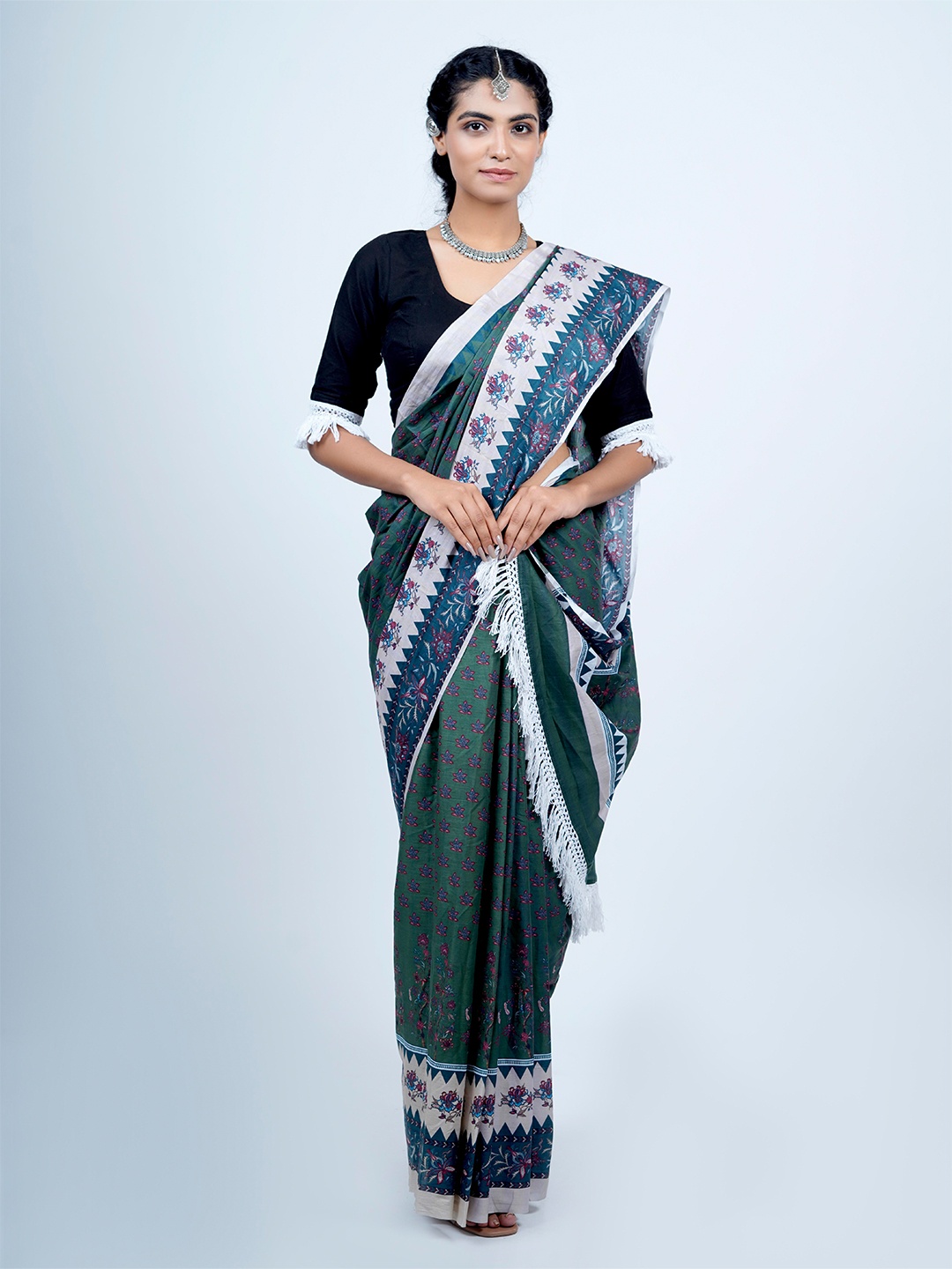 

BUTA BUTI Floral Printed Tasselled Pure Cotton Saree, Green