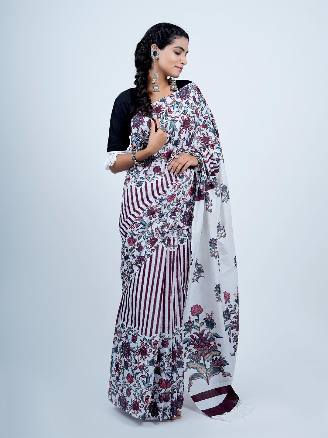 

BUTA BUTI Floral Printed Pure Cotton Saree, Off white