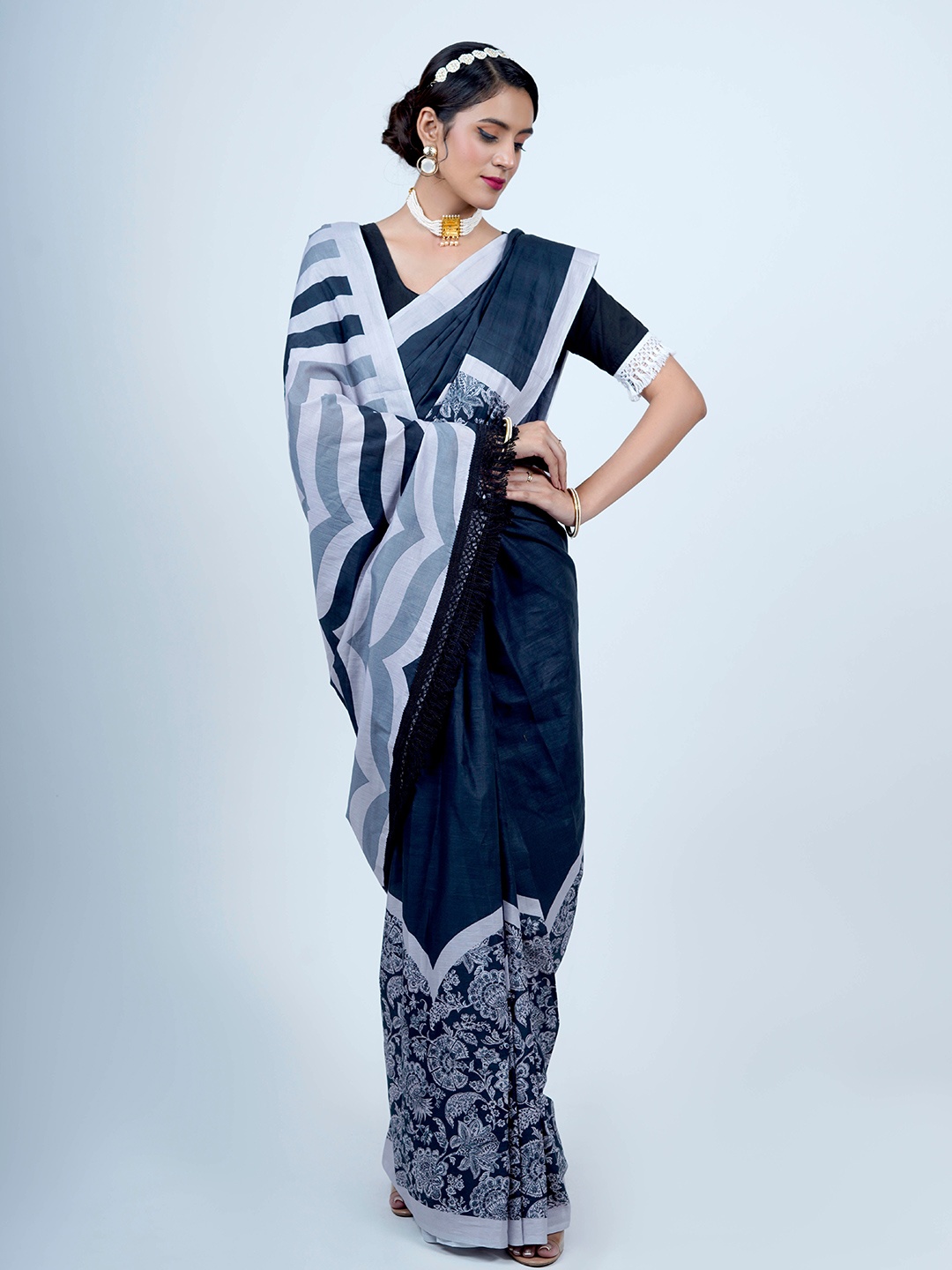 

BUTA BUTI Floral Printed Pure Cotton Saree, Black
