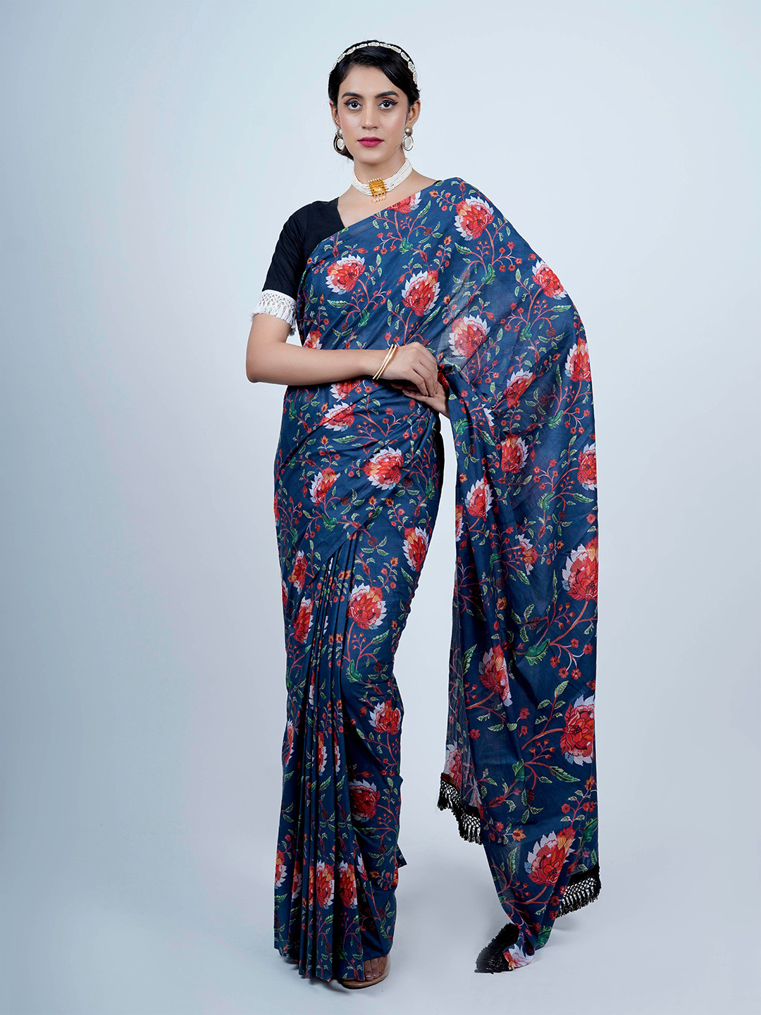 

BUTA BUTI Floral Printed Pure Cotton Saree, Blue