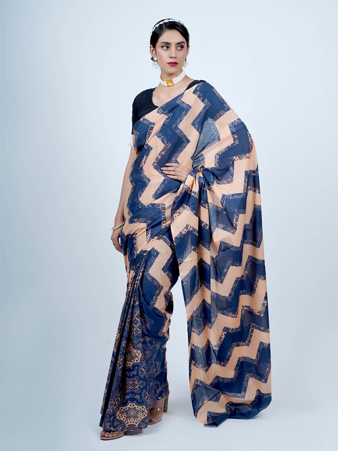 

BUTA BUTI Geometric Printed Ajrak Block Pure Cotton Saree, Navy blue