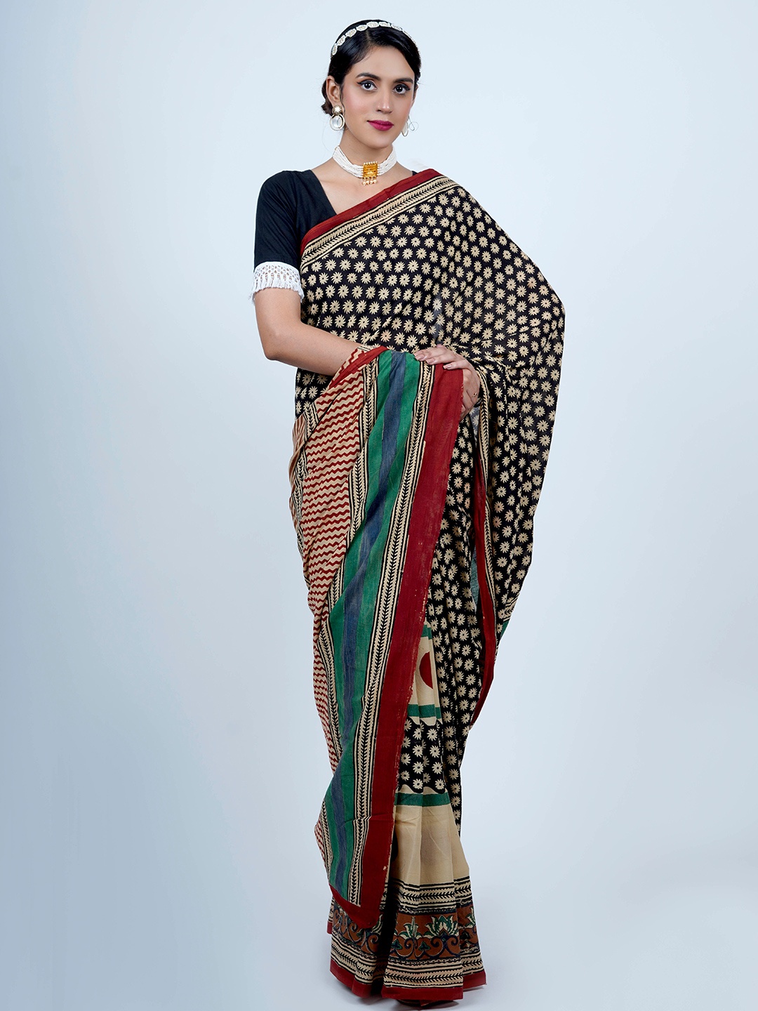 

BUTA BUTI Floral Printed Pure Cotton Saree, Black