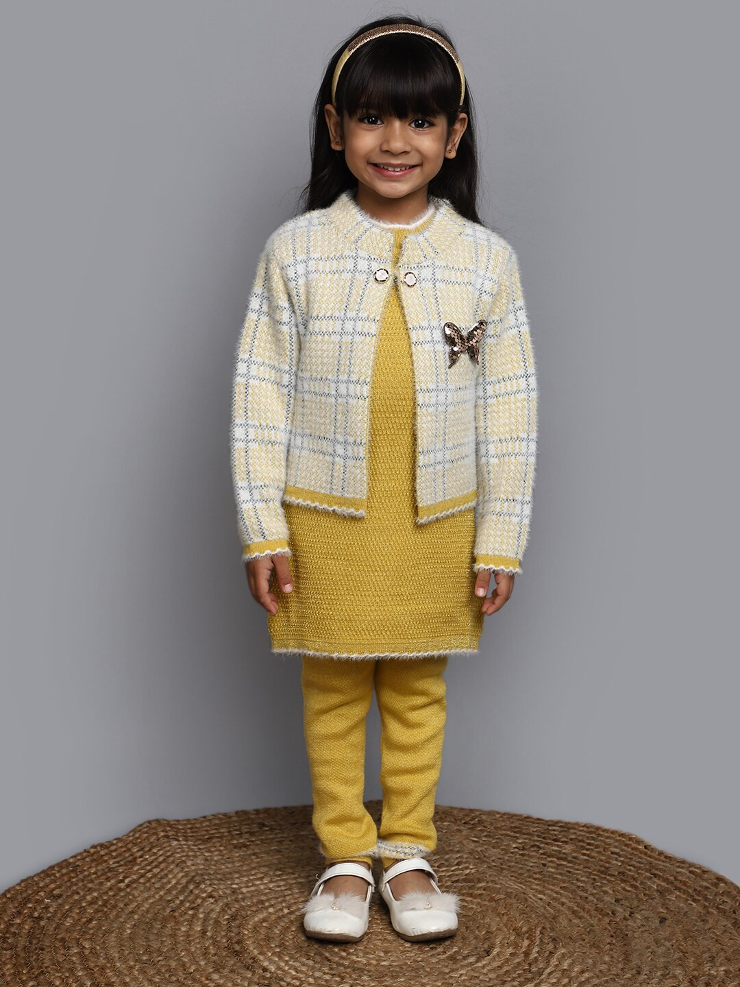 

V-Mart Girls Self Design Pure Cotton Straight Kurta With Trousers, Yellow