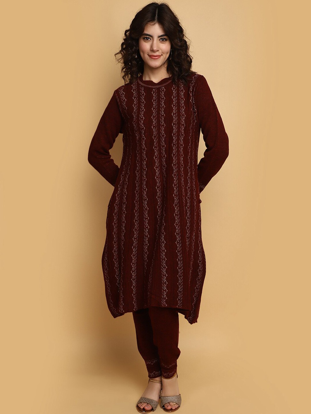 

V-Mart Ethnic Motifs Self Design Kurta, Maroon