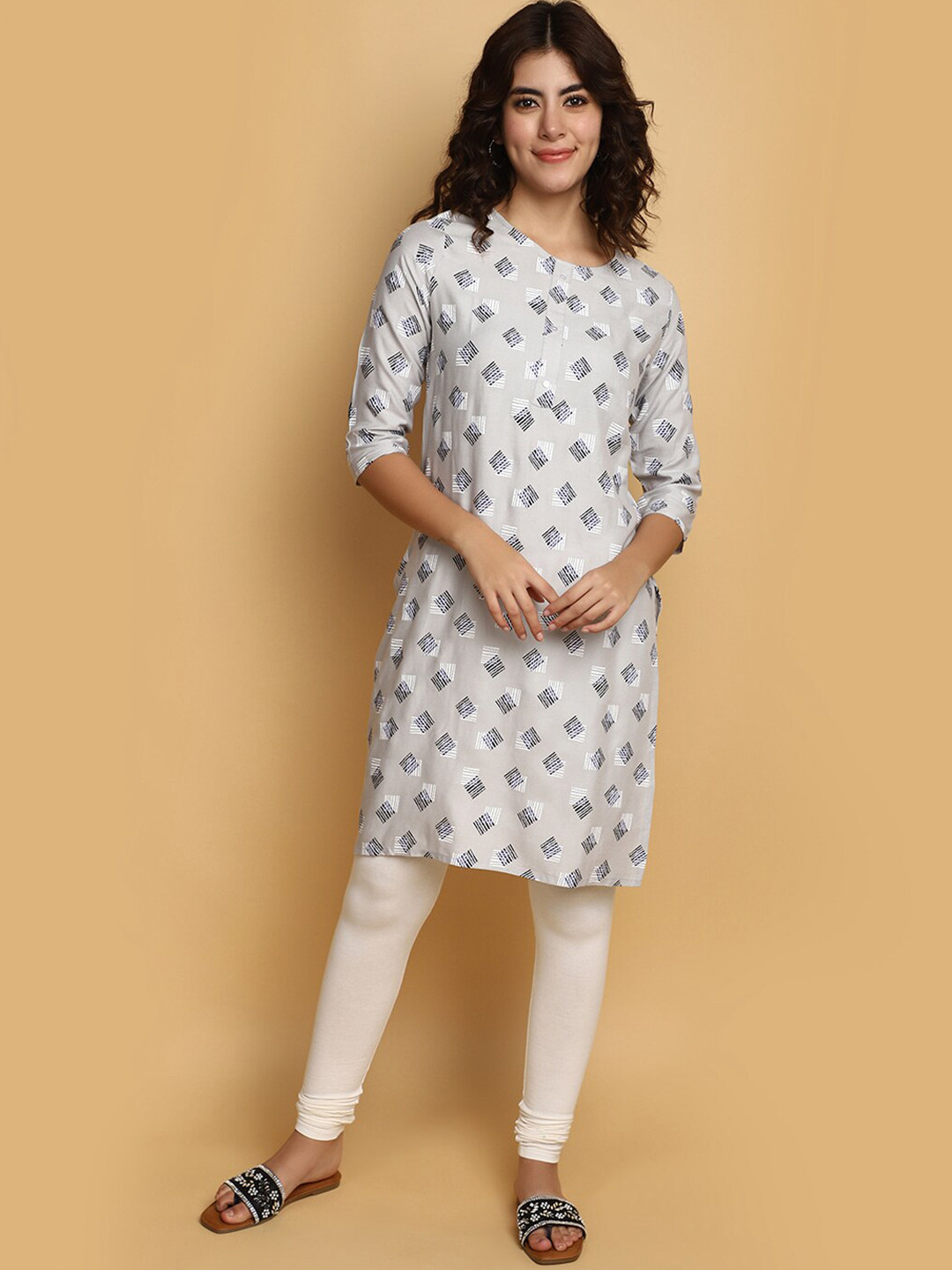 

V-Mart Geometric Printed Round Neck Straight Kurta, Grey