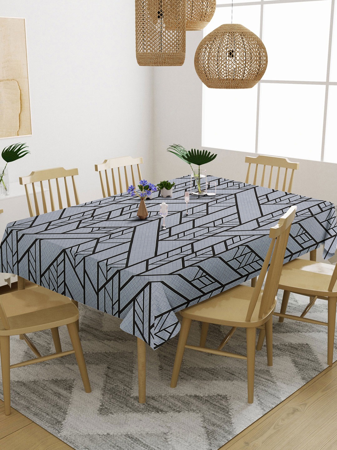 

KLOTTHE Grey & Black Floral Printed 6-Seater Rectangular Table Cover