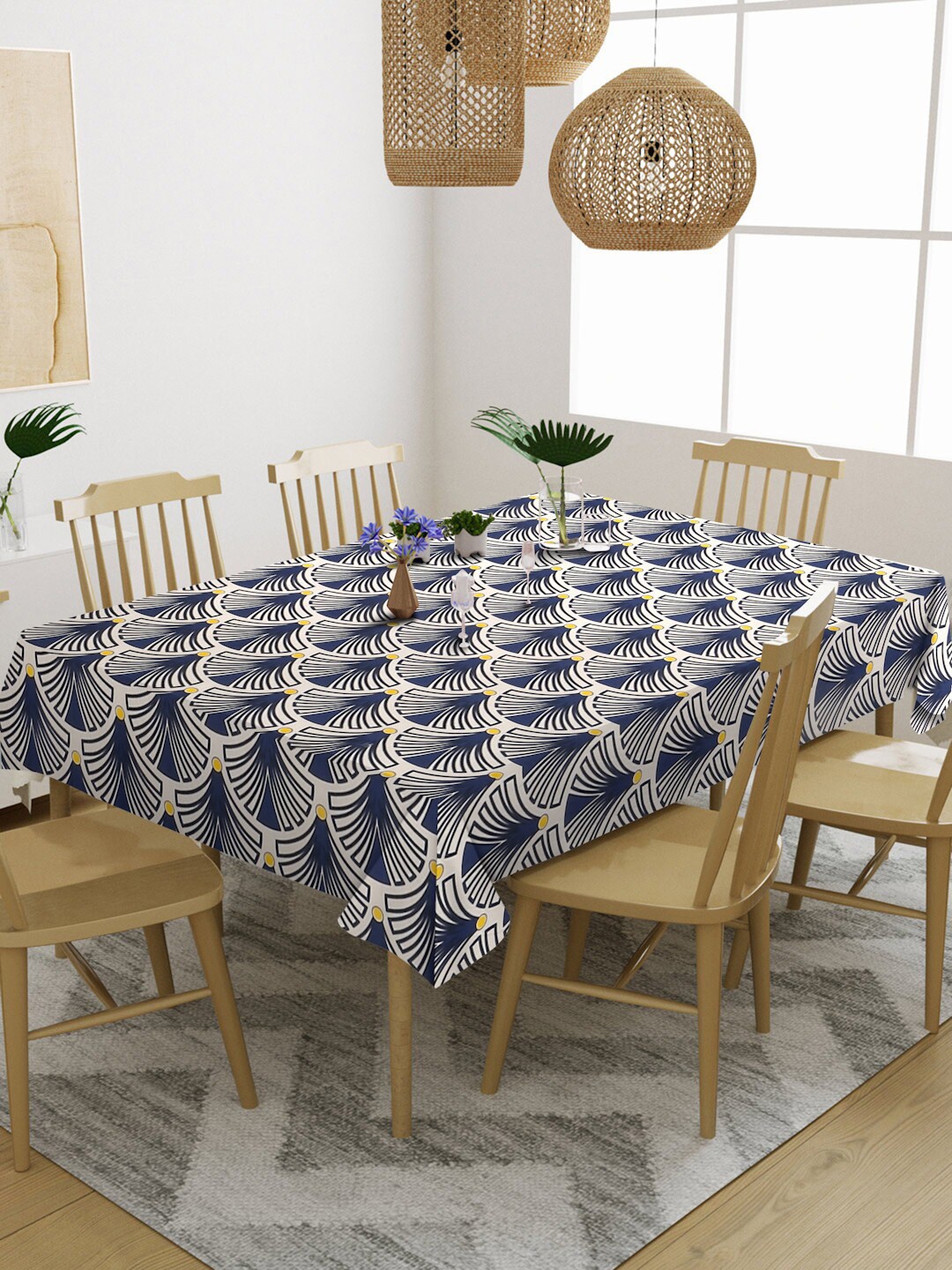 

KLOTTHE Blue & White Floral Printed 6-Seater Rectangular Table Cover
