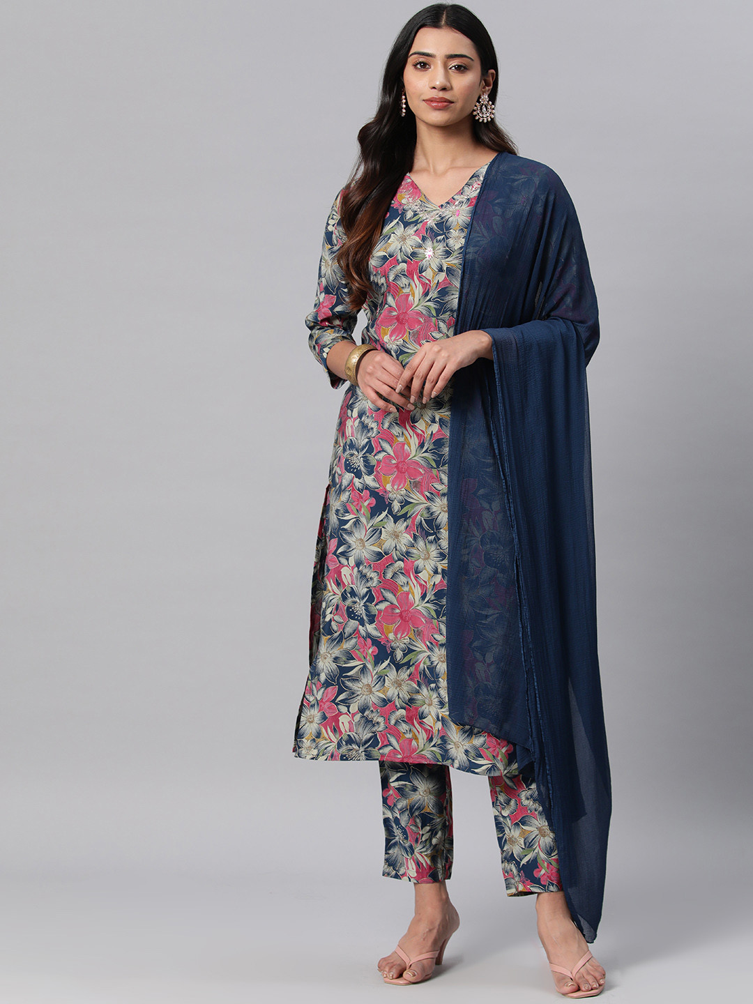 

Readiprint Fashions Women Floral Printed Regular Pure Silk Kurta with Trousers & Dupatta, Navy blue