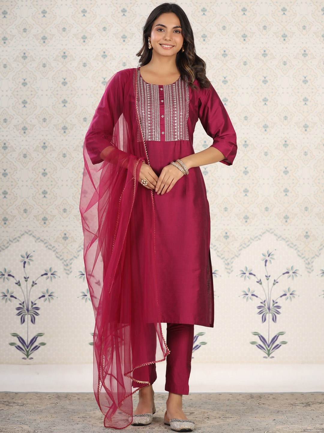 

Ode by House of Pataudi Ethnic Motifs Yoke Design Straight Kurta With Trousers & Dupatta, Magenta