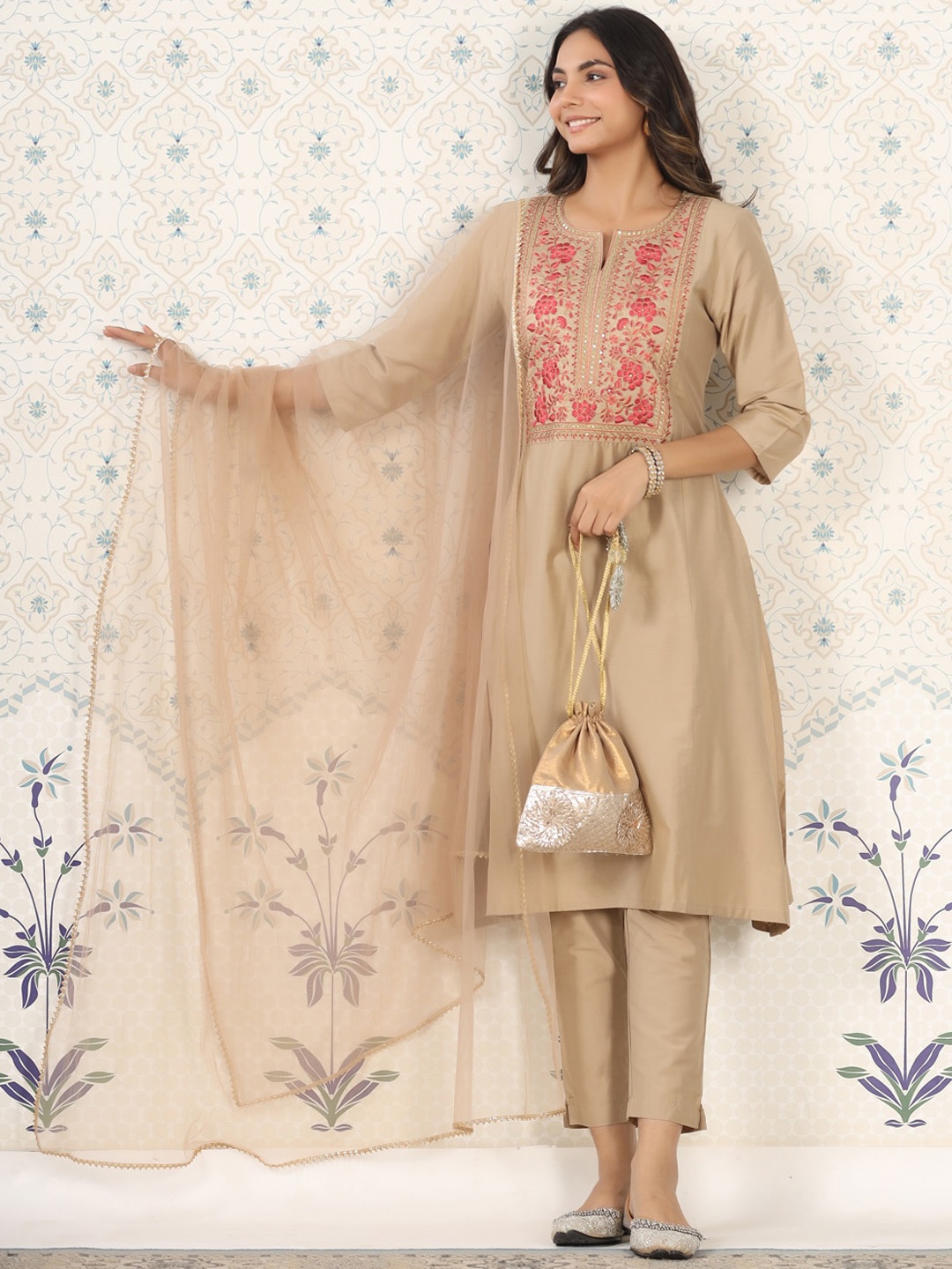 

Ode by House of Pataudi Embroidered Gota Patti A-Line Kurta with Trousers and Dupatta, Cream