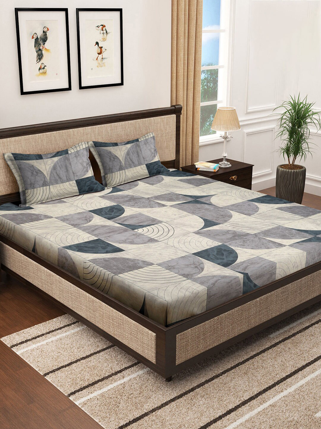 

KLOTTHE Beige & Green Geometric Cotton 400 TC King Bedsheet With 2 Pillow Covers