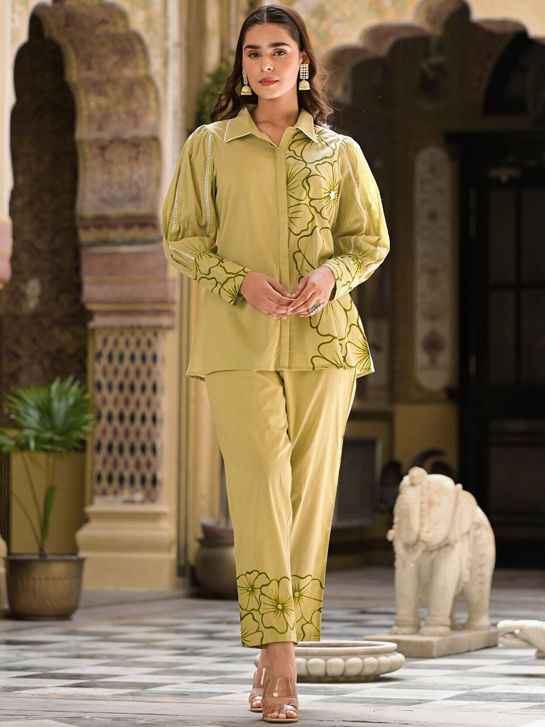 

The Kapas Floral Printed Shirt-Collar Pure Cotton Shirt With Trouser, Green