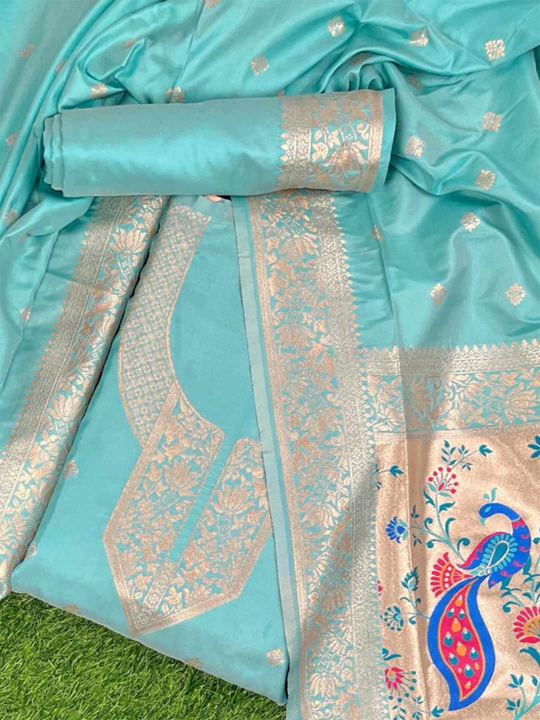 

VISHNU WEAVES Sea Green Pure Silk Unstitched Dress Material