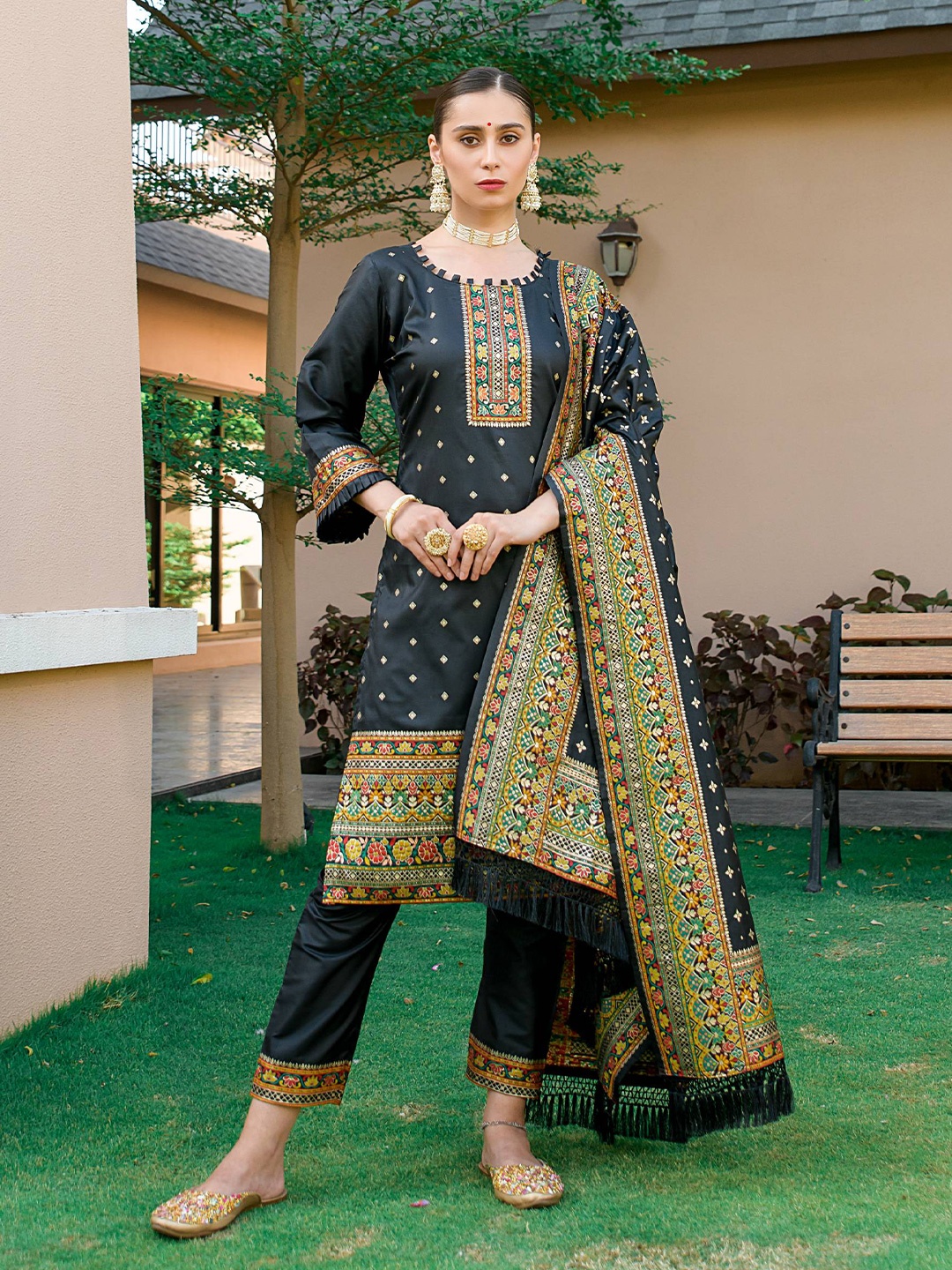 

VISHNU WEAVES Ethnic Motifs Woven Design Pure Silk Unstitched Dress Material, Black