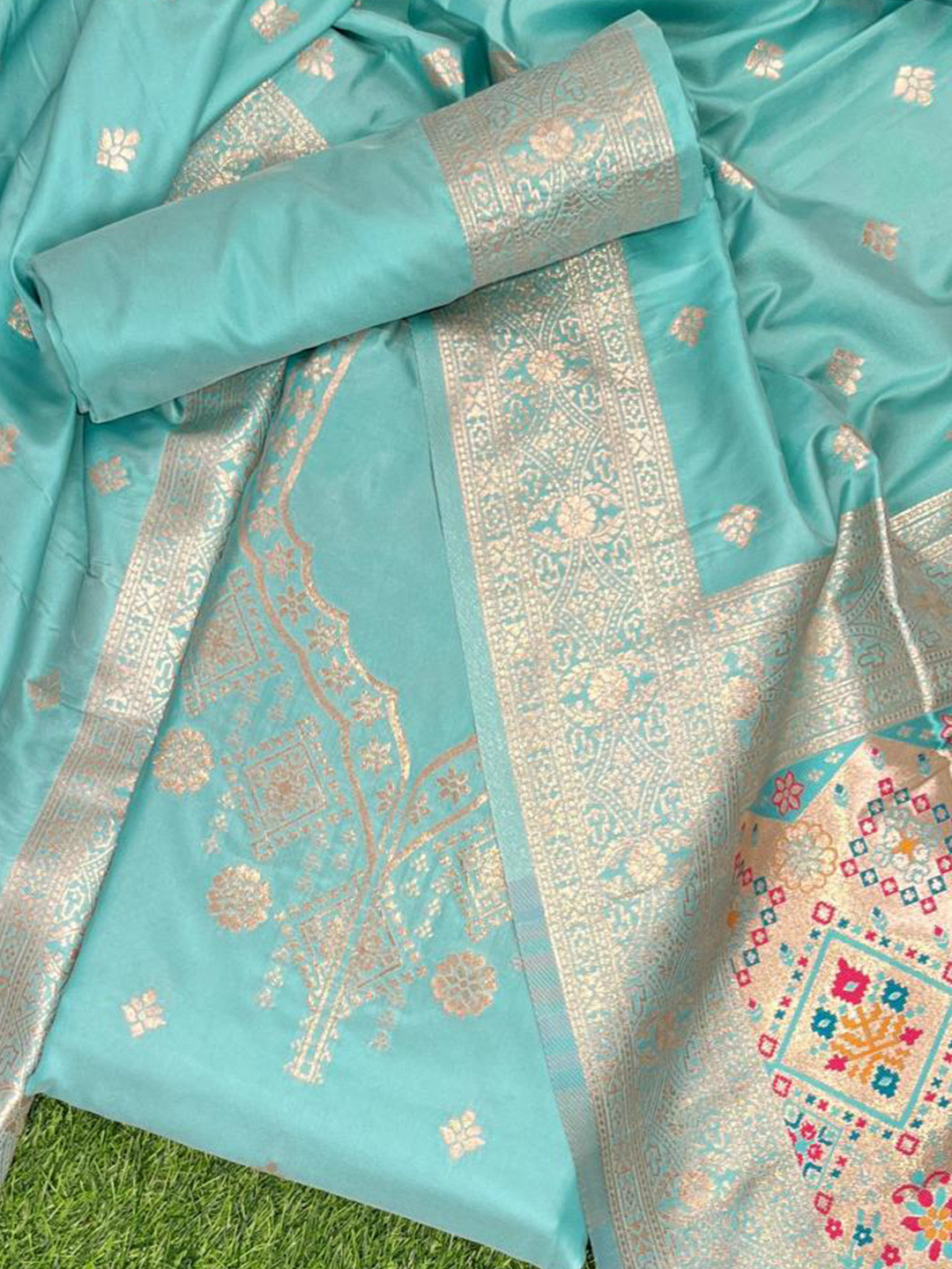 

VISHNU WEAVES Ethnic Motifs Woven Design Zari Detail Pure Silk Unstitched Dress Material, Sea green