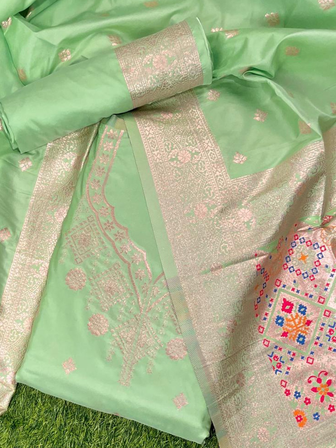 

VISHNU WEAVES Lime Green Pure Silk Unstitched Dress Material