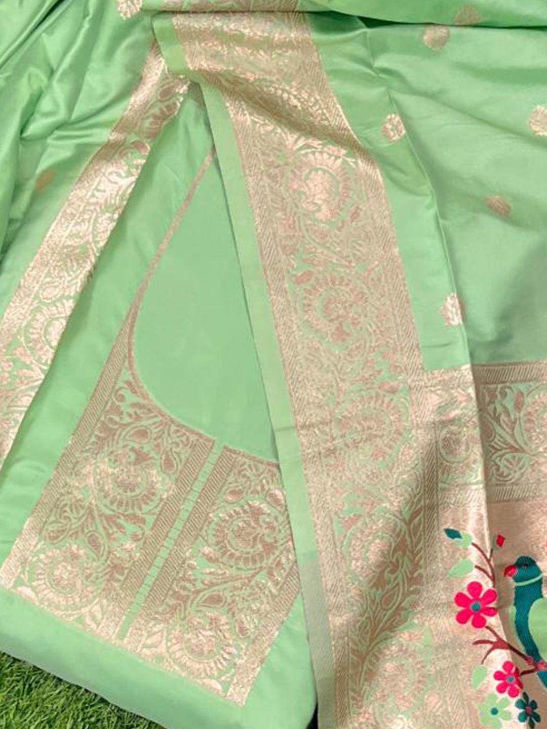 

VISHNU WEAVES Ethnic Motifs Woven Design Zari Pure Silk Unstitched Dress Material, Lime green