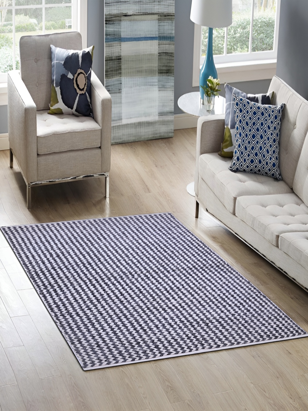 

PEQURA White & Black Handmade Woollen Carpet