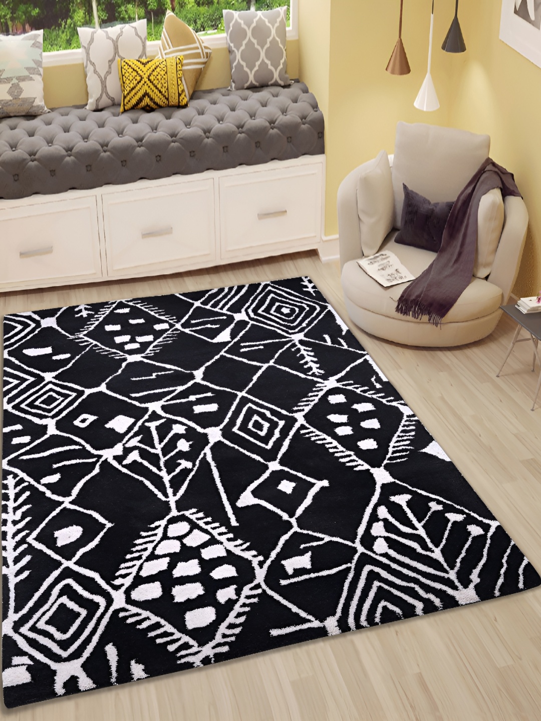 

PEQURA Black &White Ethnic Motifs Handmade Woollen Carpet