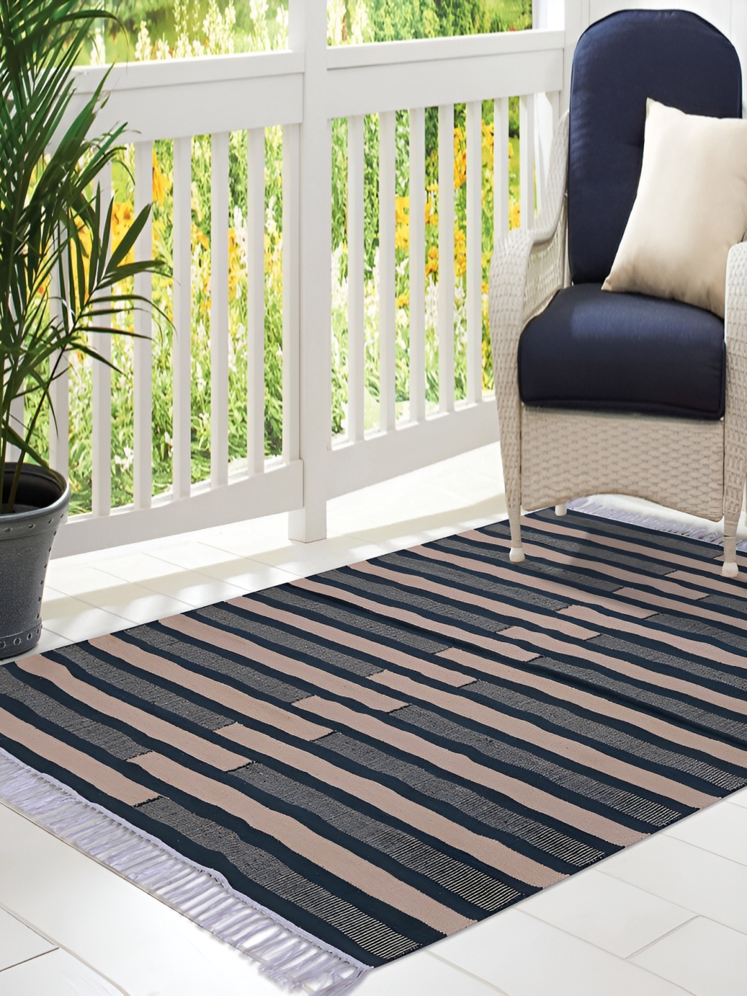 

PEQURA Black & Brown Handmade Woollen Carpet