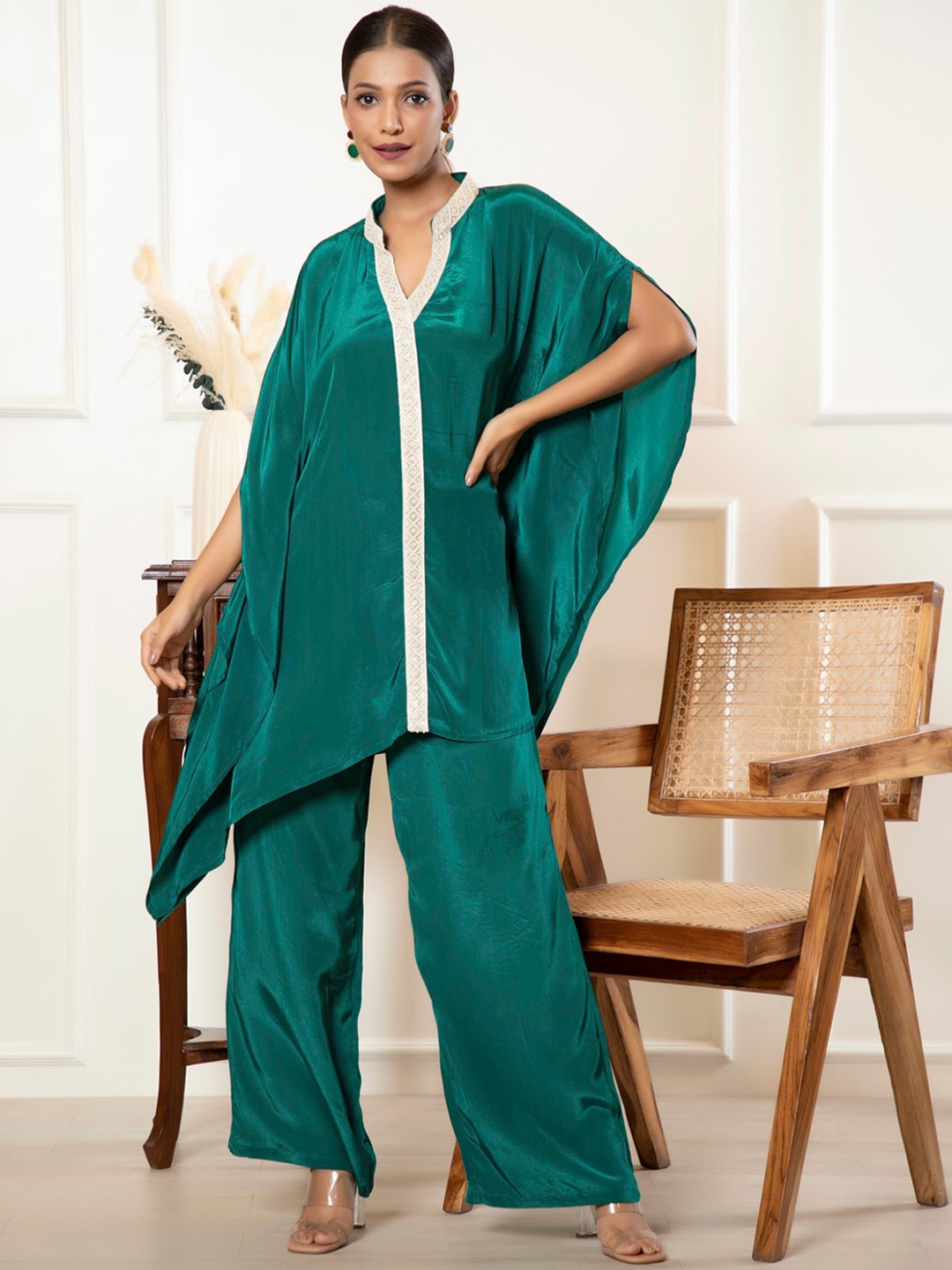 

Urban Sundari Mandarin Collar Neck Tunic With Flared Trouser, Green