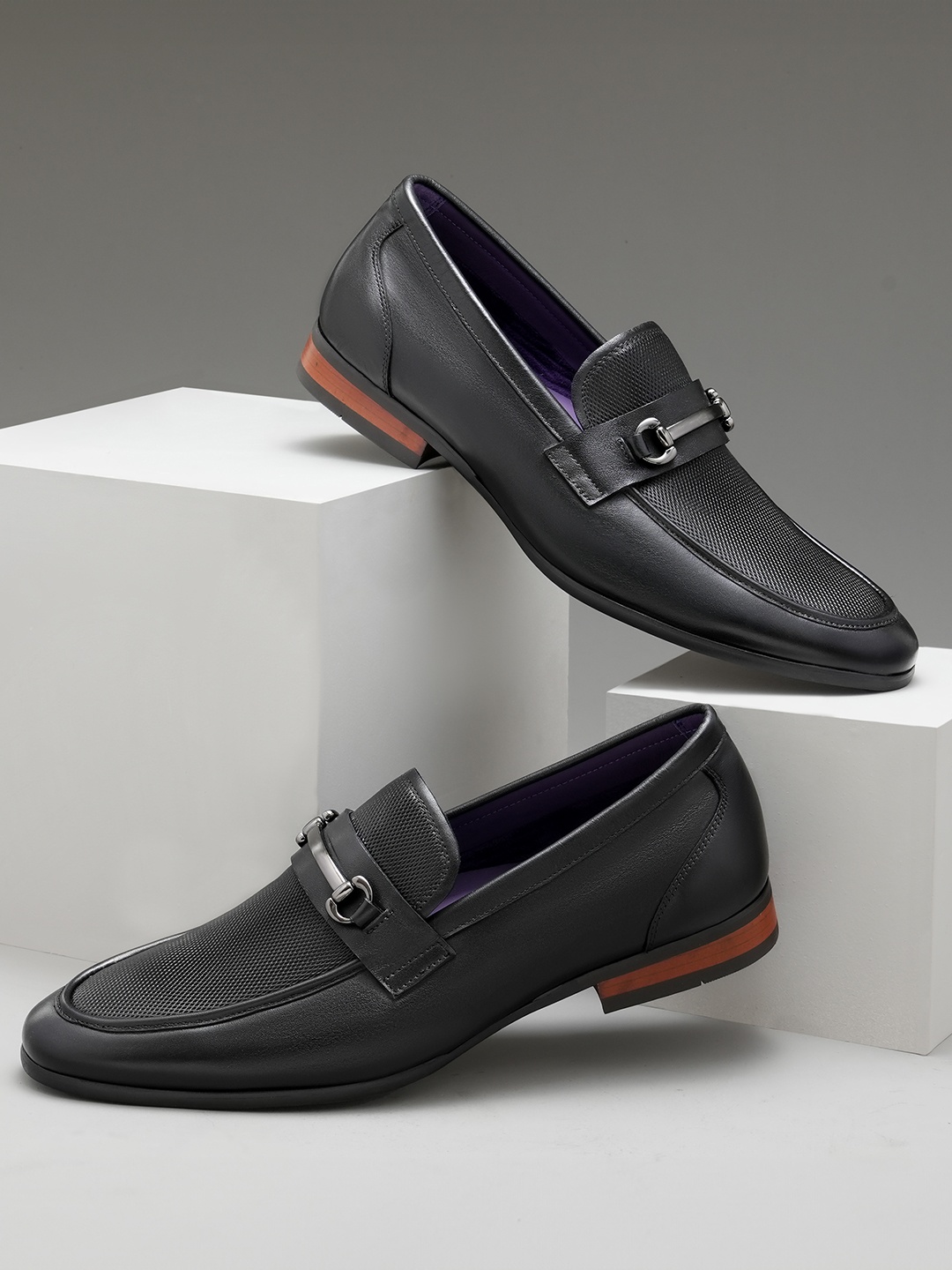 

Arrow Men MONDO Textured Leather Formal Horsebit Loafers, Black