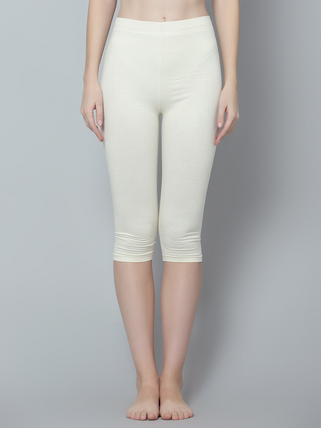 

DIAZ Women Skinny Fit Mid-Rise Cotton Capris, White