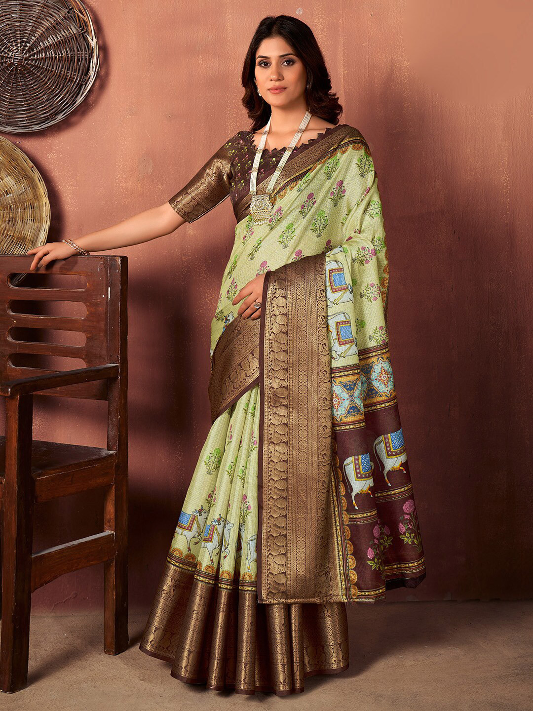 

Saree mall Floral Printed Zari Sungudi Saree, Green