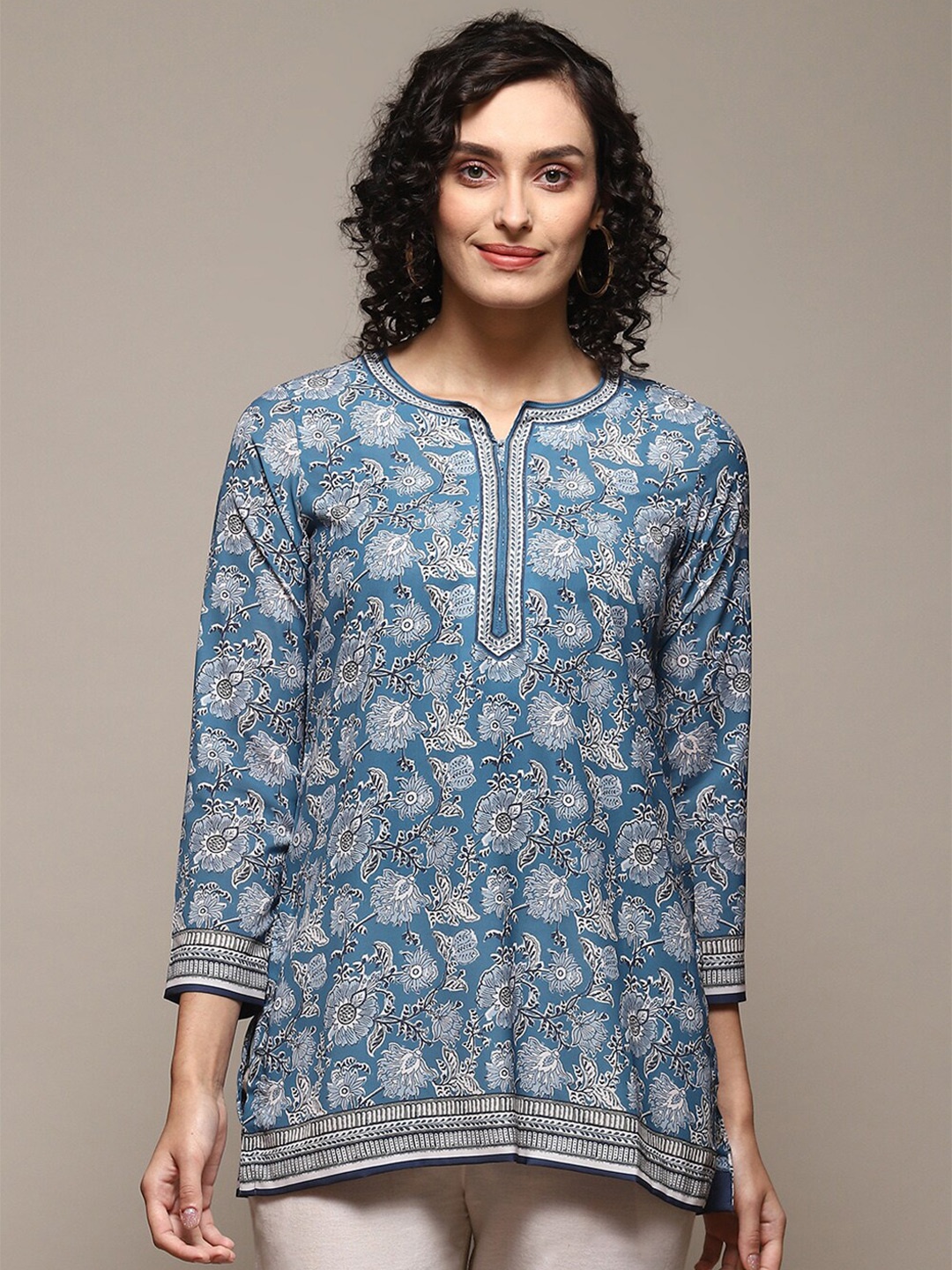 

Biba Floral Printed Straight Kurti, Blue