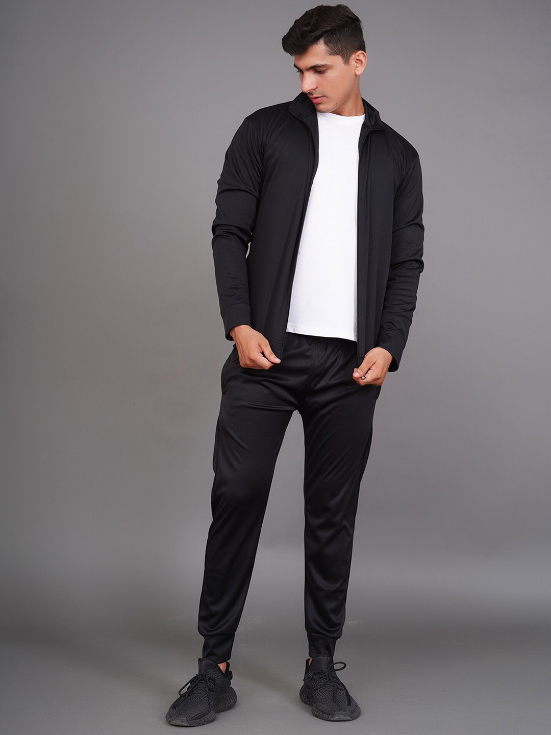 

KRAASA Men Mid-Rise Tracksuits, Black
