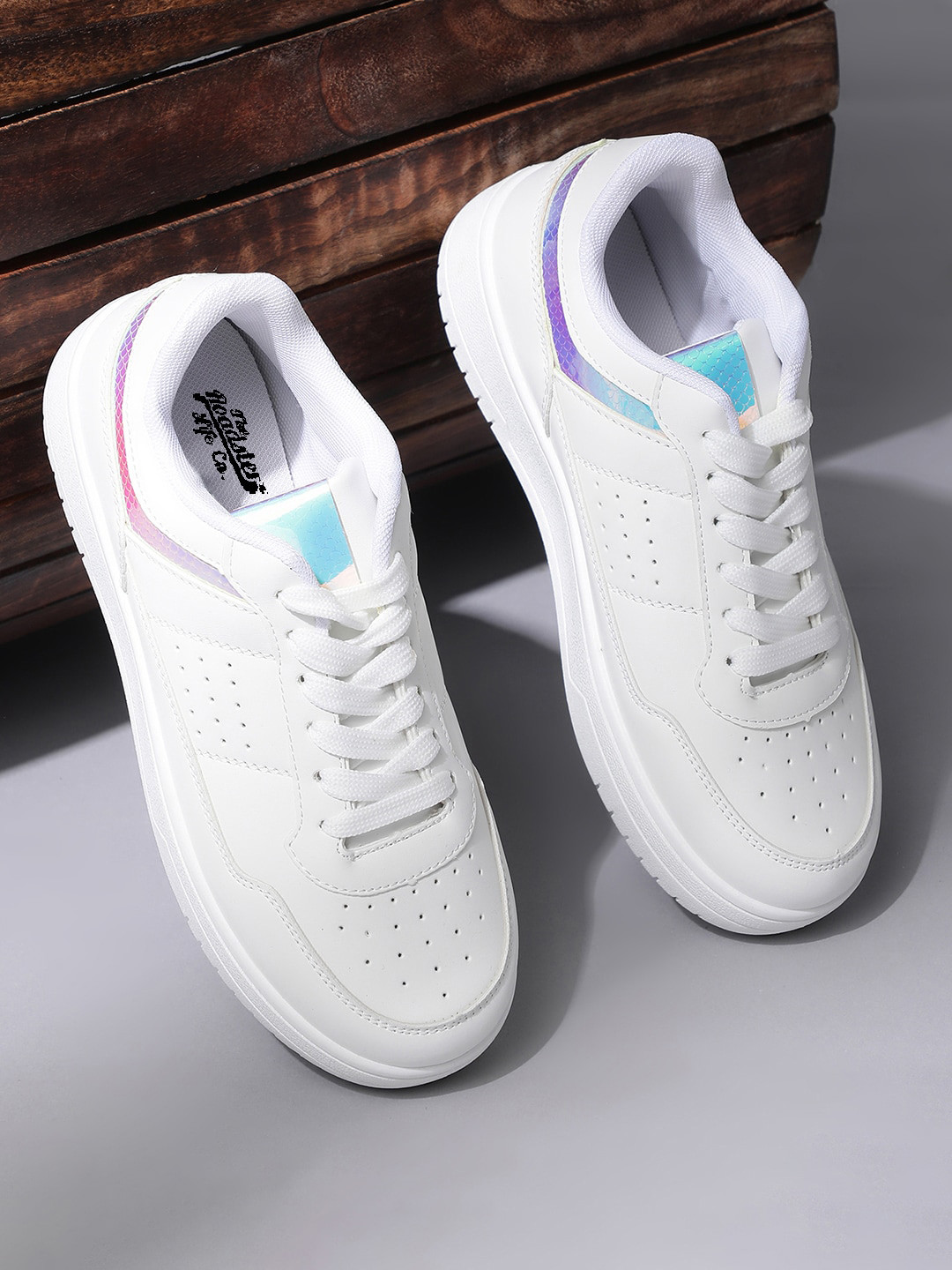 

The Roadster Lifestyle Co. Women White Perforations Lightweight Sneakers