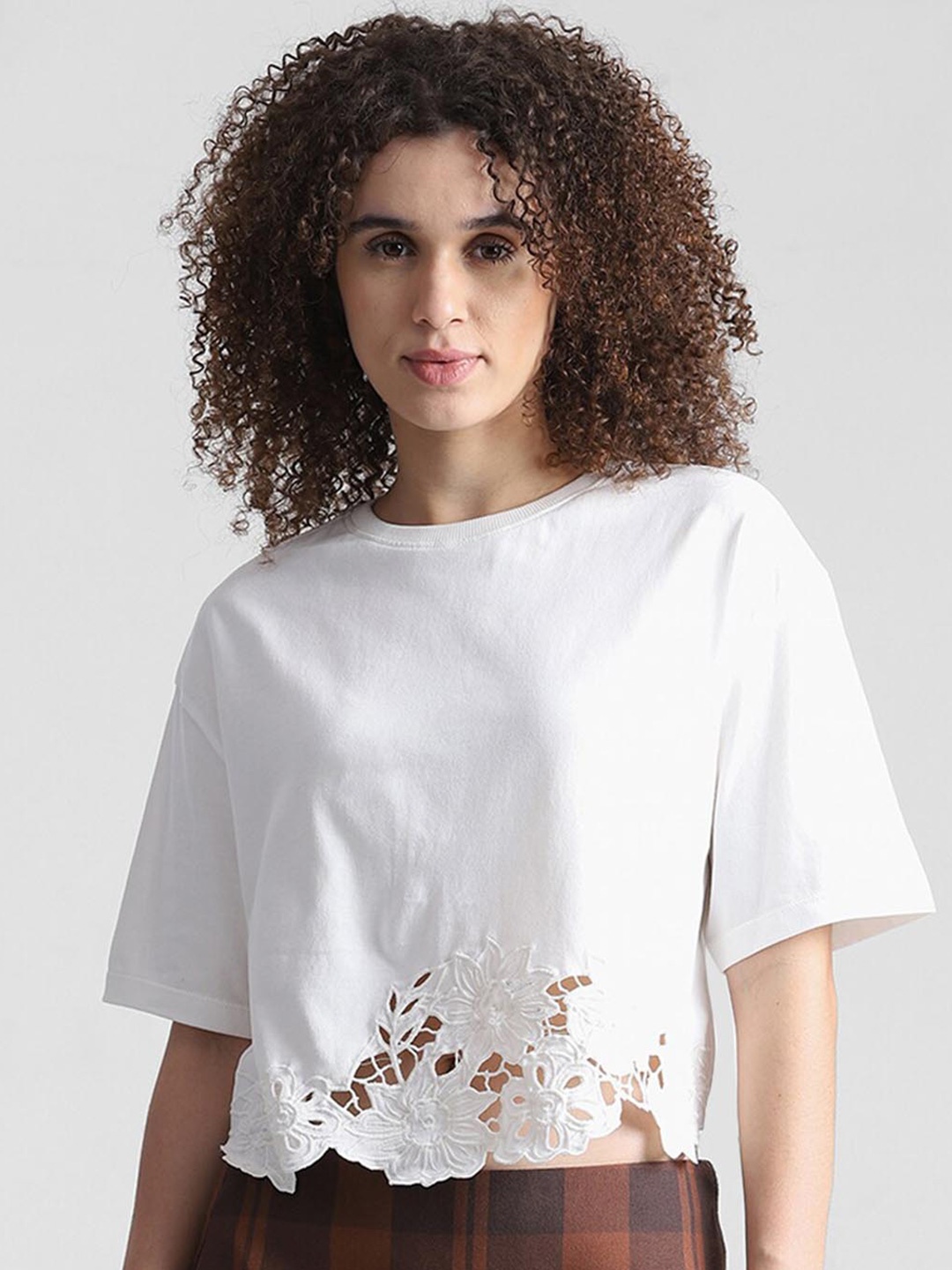 

ONLY Schiffli Self Design Round Neck Crop Pure Cotton T-shirt, White