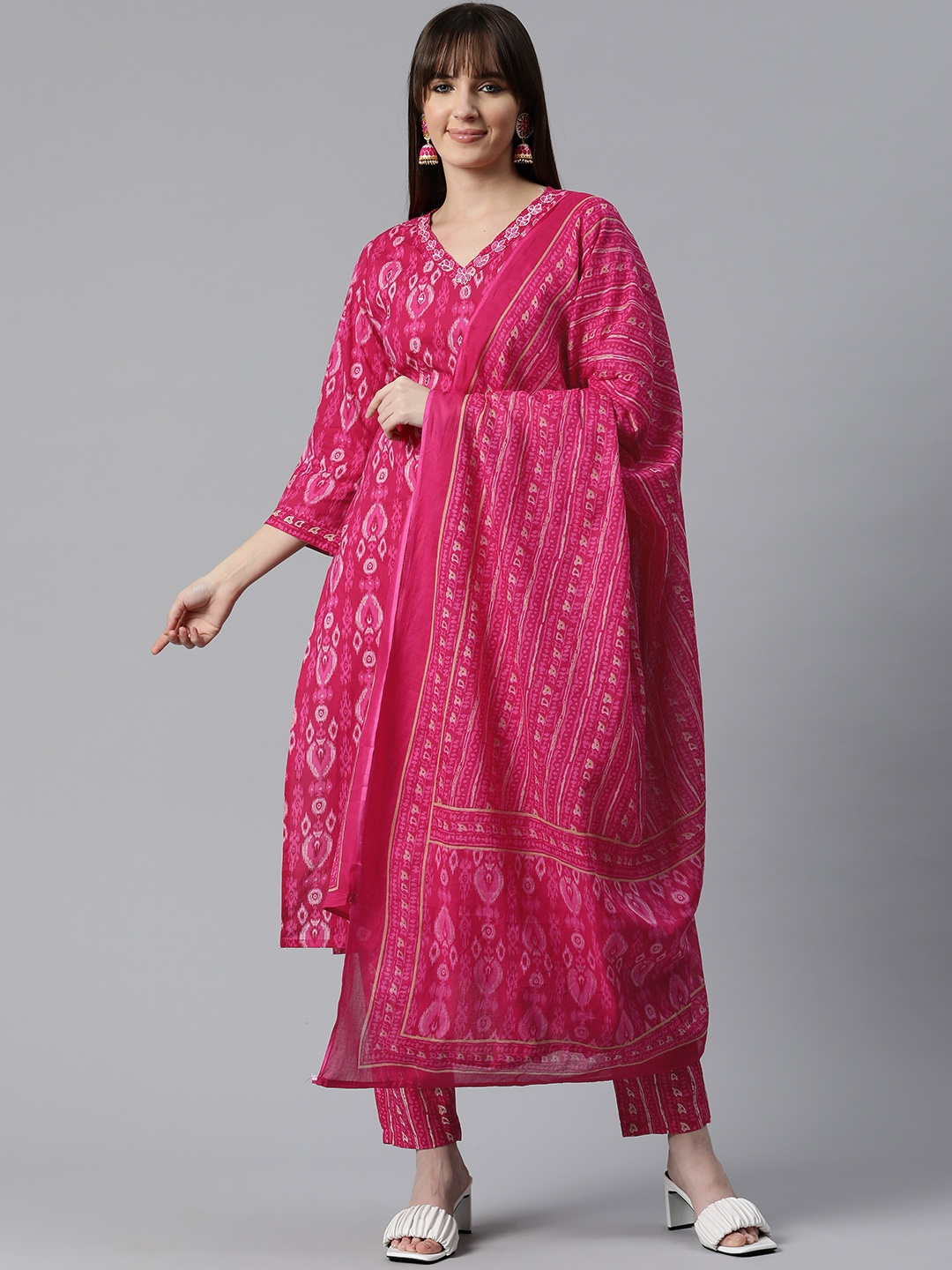 

Readiprint Women Ethnic Motifs Printed Cotton Kurta with Trousers & Dupatta, Magenta