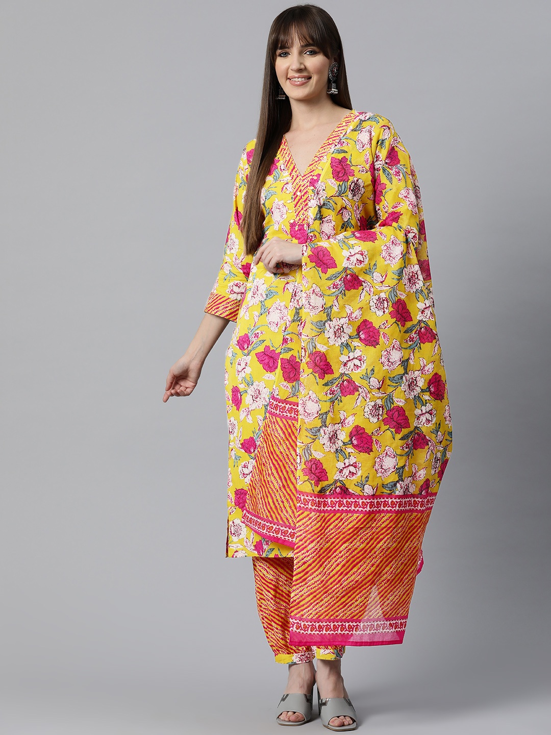 

Readiprint Women Floral Printed Regular Pure Cotton Kurta with Patiala & Dupatta, Mustard