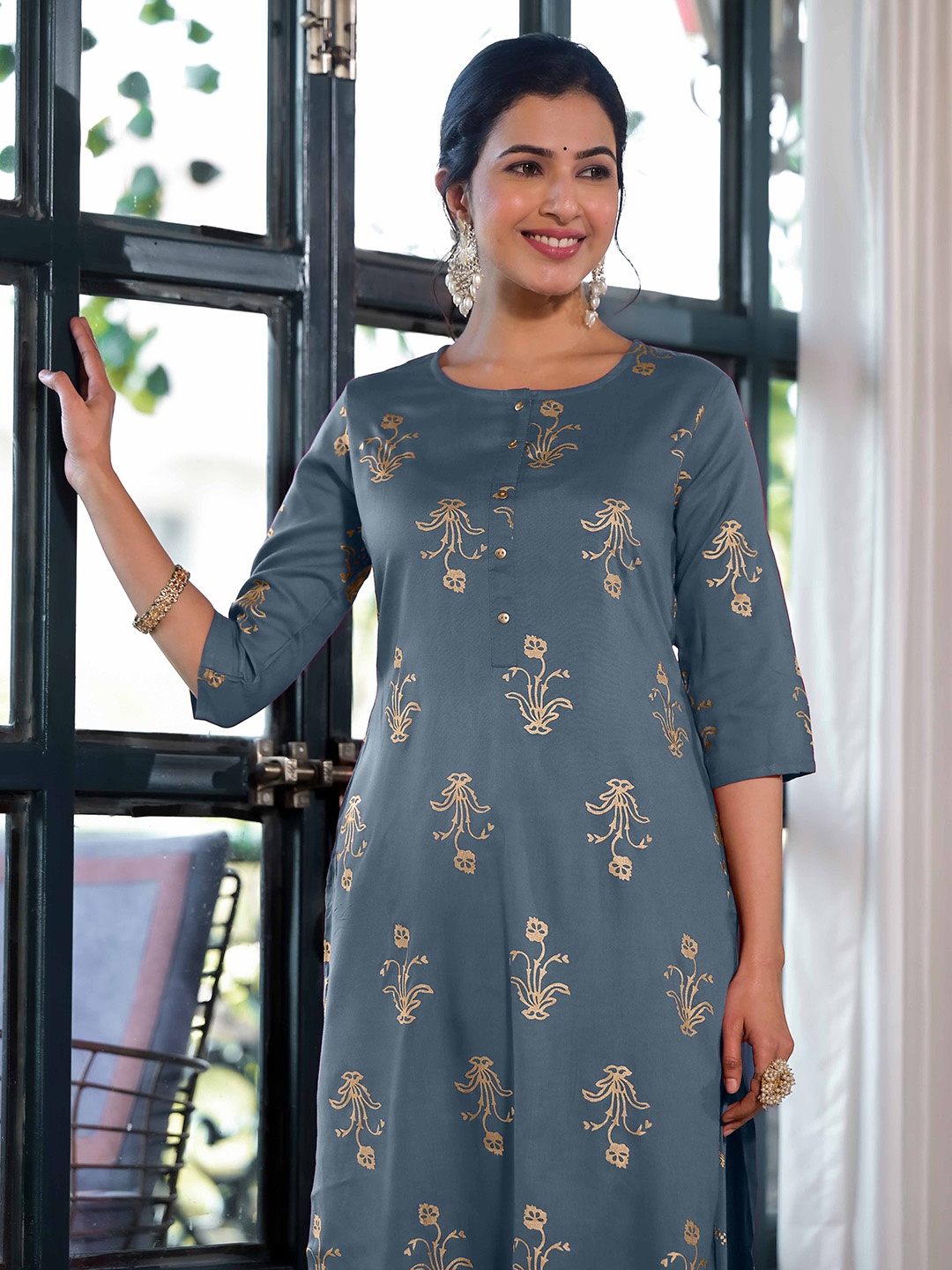 

KALINI Floral Printed Regular Kurta With Dhoti Pants, Grey