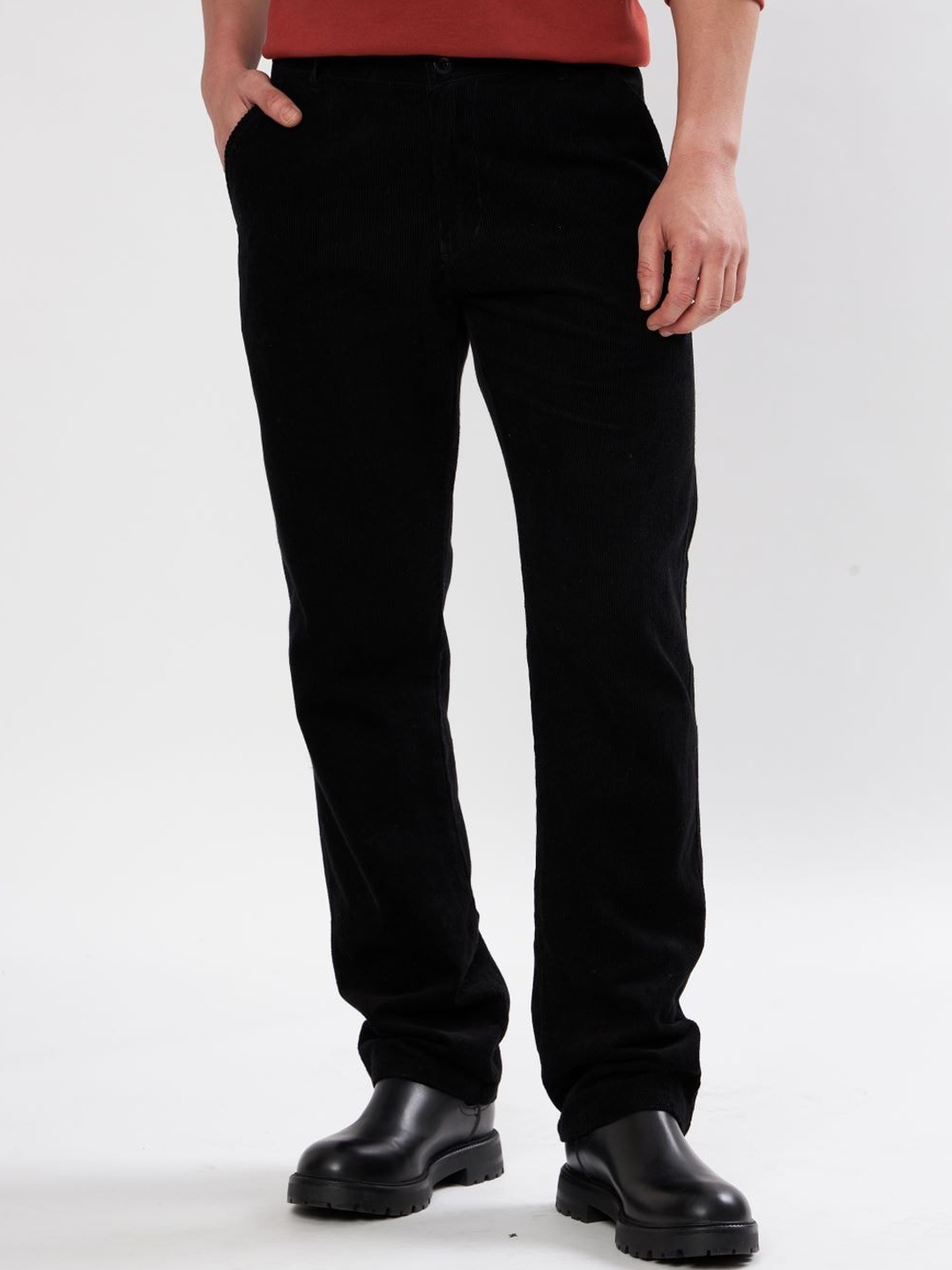 

UNITED DENIM Men Relaxed Slim Fit Corduroy Regular Trouser, Black