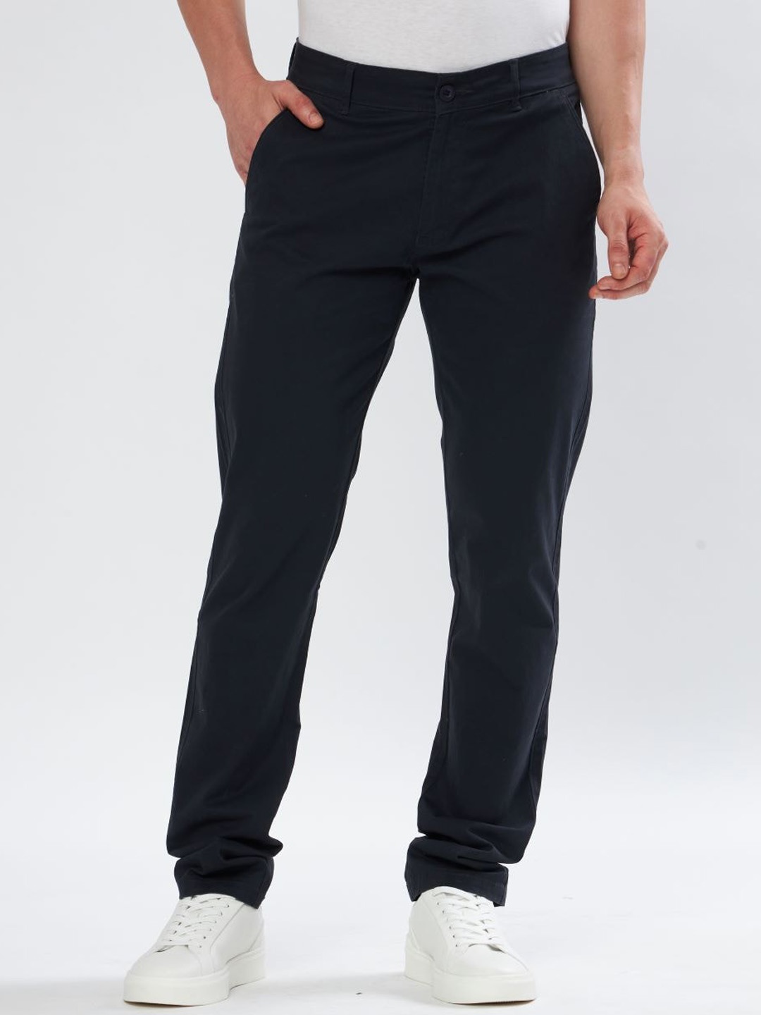 

UNITED DENIM Men Relaxed Slim Fit Mid-Rise Denim Regular Trousers, Navy blue