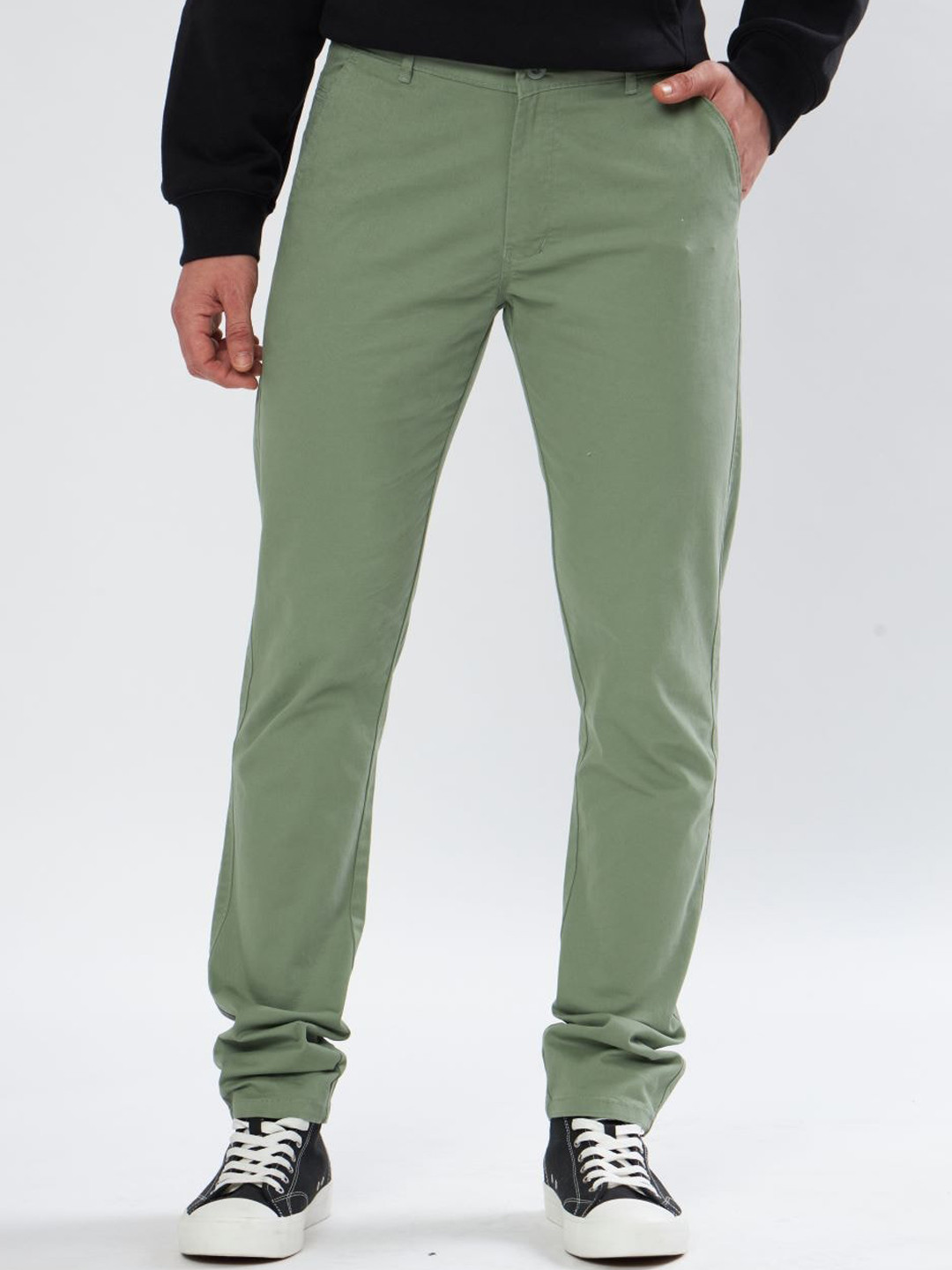 

UNITED DENIM Men Relaxed Slim Fit Mid-Rise Denim Regular Trousers, Green